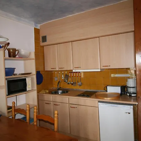 Apartamento Vista Bahia 13 - En Primera Linea De Mar A Pocos Metros Del Centro De Con Aparcamiento. - Es-228-186 Empuriabrava